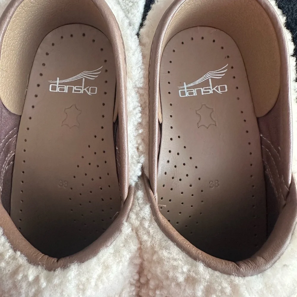 LIKE NEW Dansko Shearling Clogs - Picture 4 of 4